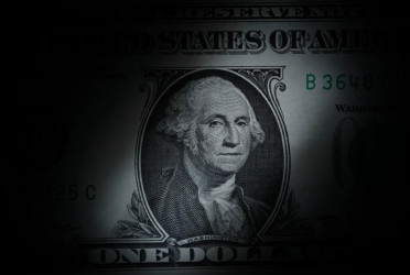 Strange sell-off in dollar raises the specter of investors losing trust in US