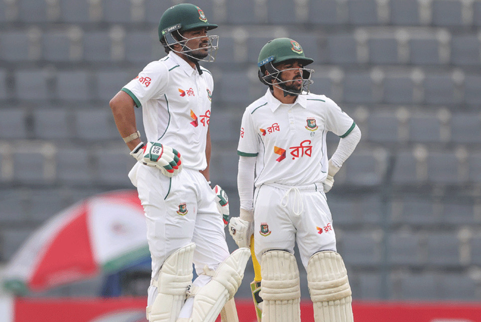 Mominul-Shanto steady Bangladesh after early blows