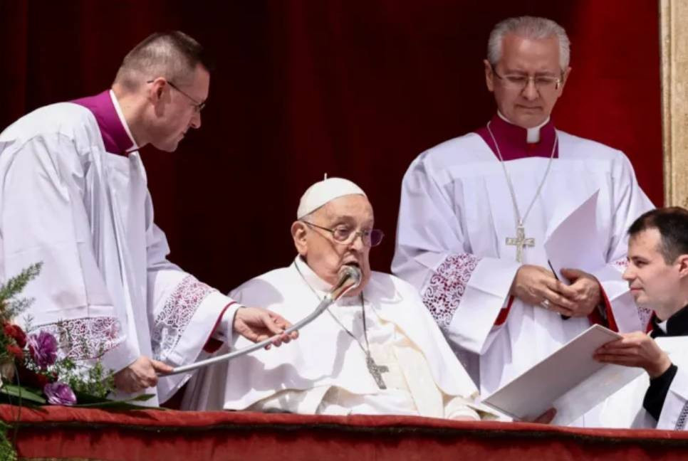 Pope wishes worshippers Happy Easter