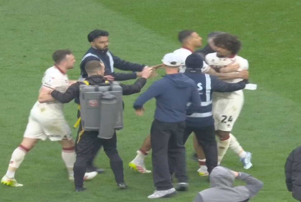 Hamza abused by fans in post-match chaos
