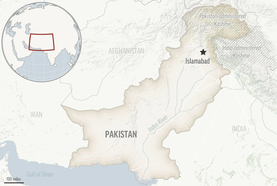 Passenger truck falls into ravine in Pakistan, 13 killed