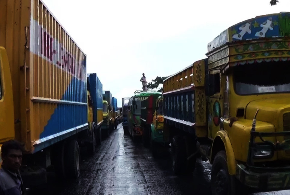 Overloaded vehicles cause great damage to Dhaka-Chattogram Highway