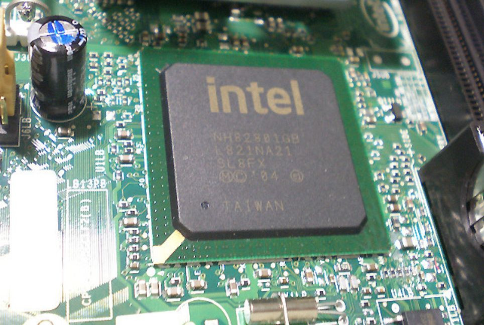 Trade tensions breathe new life into Intel’s older chips