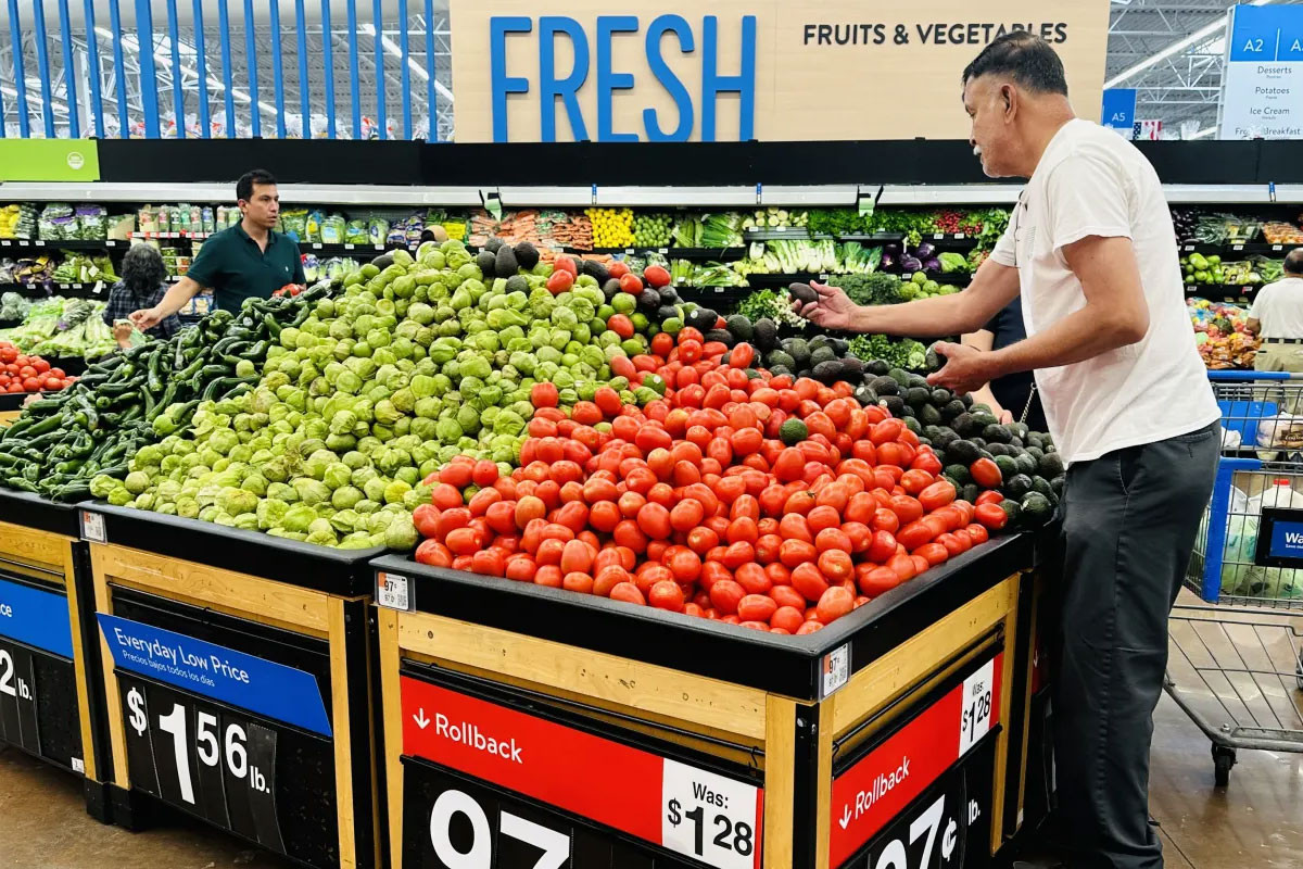 Americans increasingly reliant on loans for groceries – survey