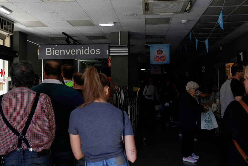 Large areas of Spain, Portugal hit by massive blackout