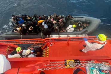 Eight migrants die off Tunisia, 29 rescued: official