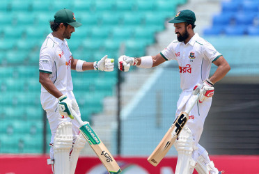 Taijul bags 6, openers take charge for Bangladesh in Chattogram