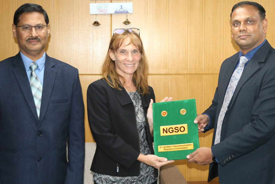 BTRC handed over licenses to Starlink to operate in Bangladesh