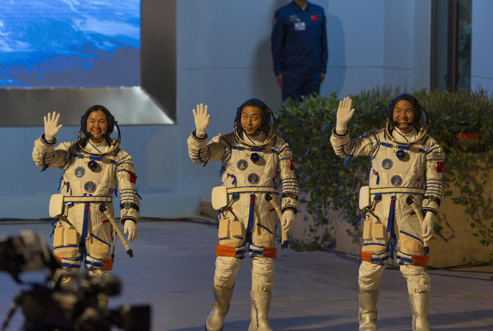 China’s space trio returns after six months aboard Tiangong Station