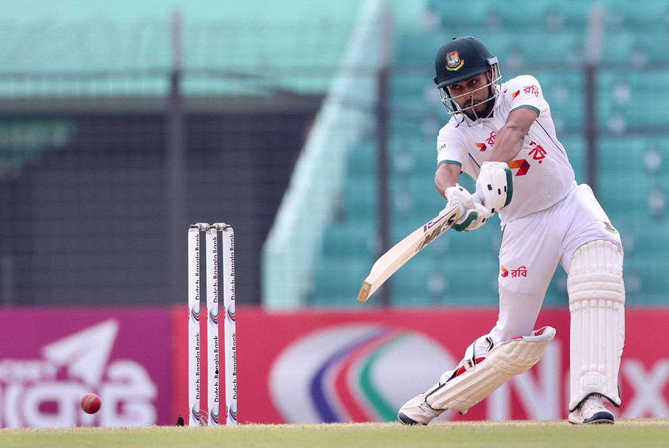 Miraz leads Bangladesh past 400
