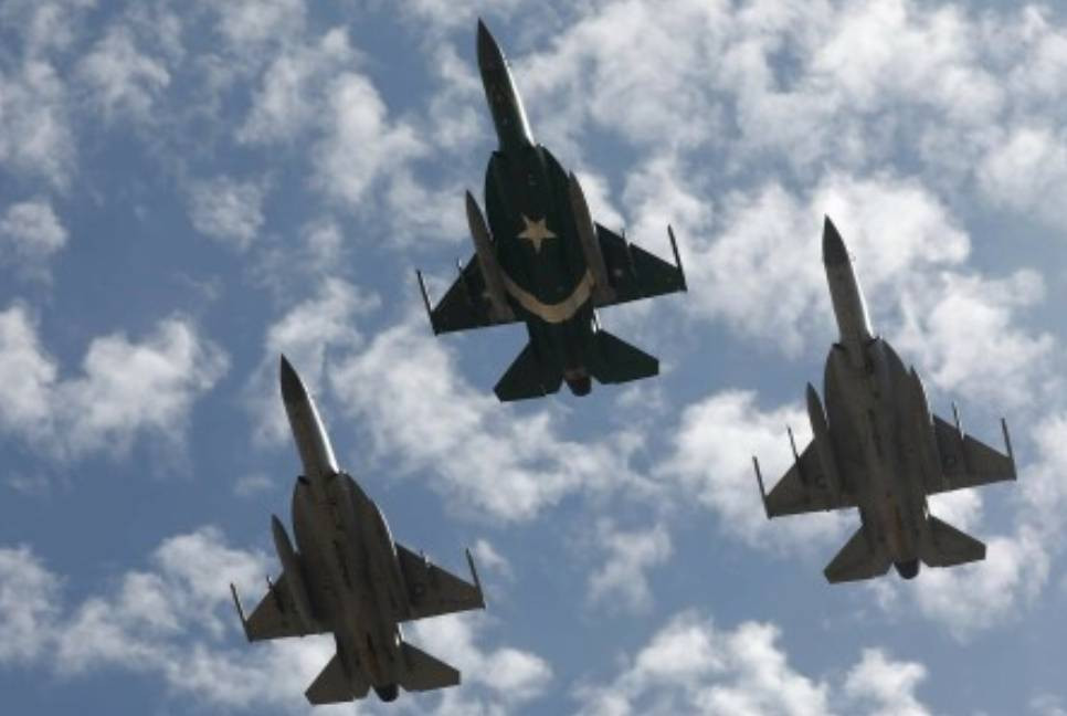 Indian Rafales patrolling above Kashmir retreat after PAF scrambles jets
