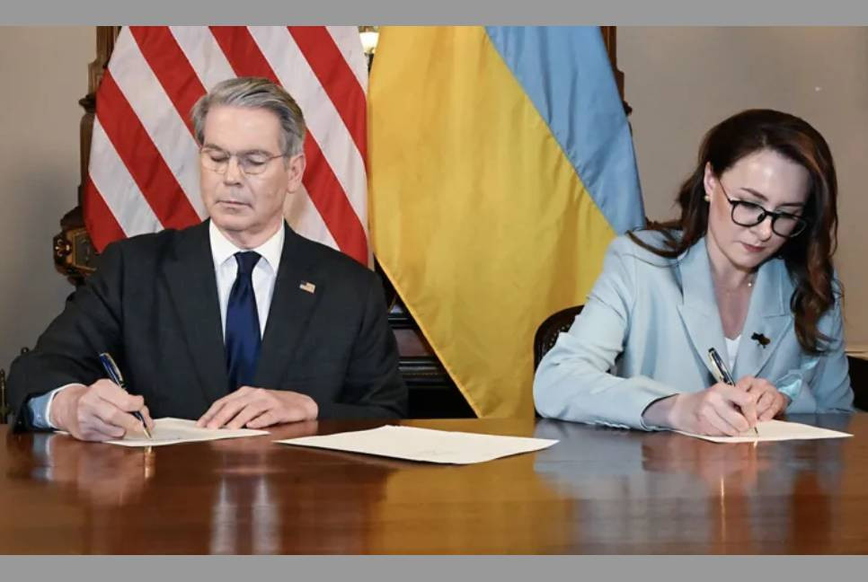 US and Ukraine sign natural resources deal