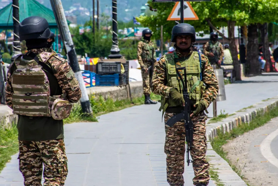 Pakistani troops engage in firing along LoC as Indian army responds