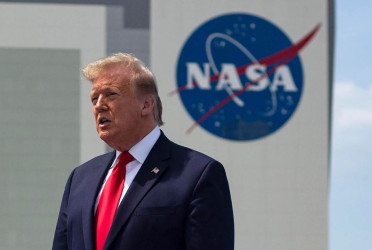 Trump prioritizes Moon, Mars missions over research
