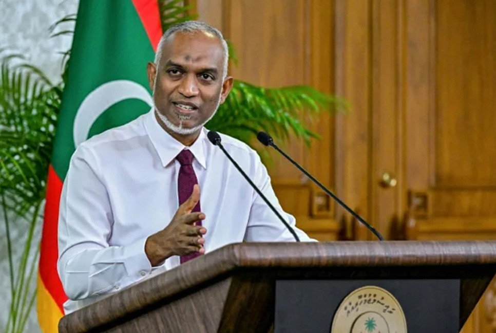 Maldives president holds record 15-hour press conference