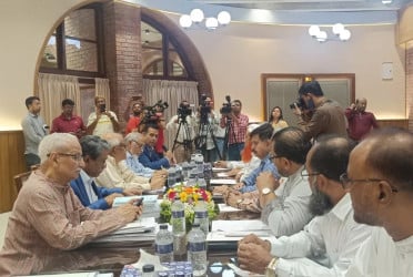 Reform Talks: Prof Riaz urges political parties to unite with allies