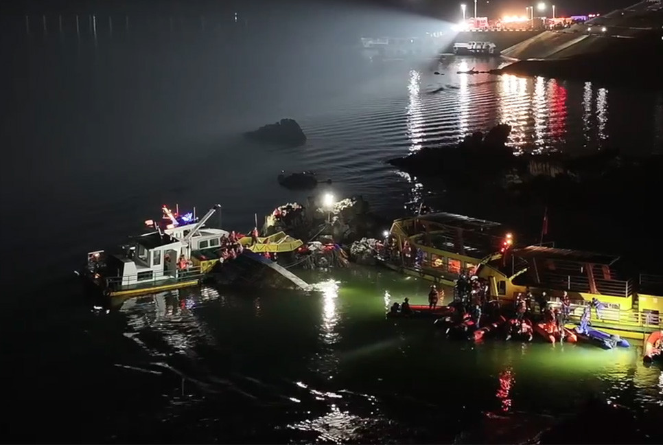 10 killed after boats capsize in SW China