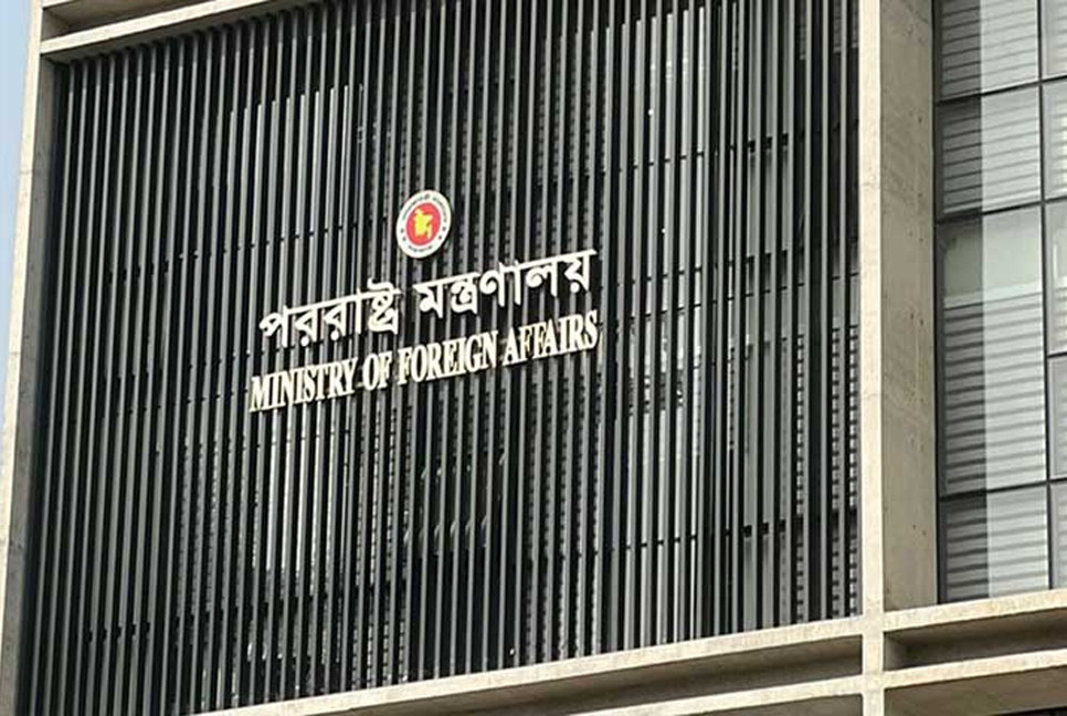 Bangladesh calls on India and Pakistan to restraint