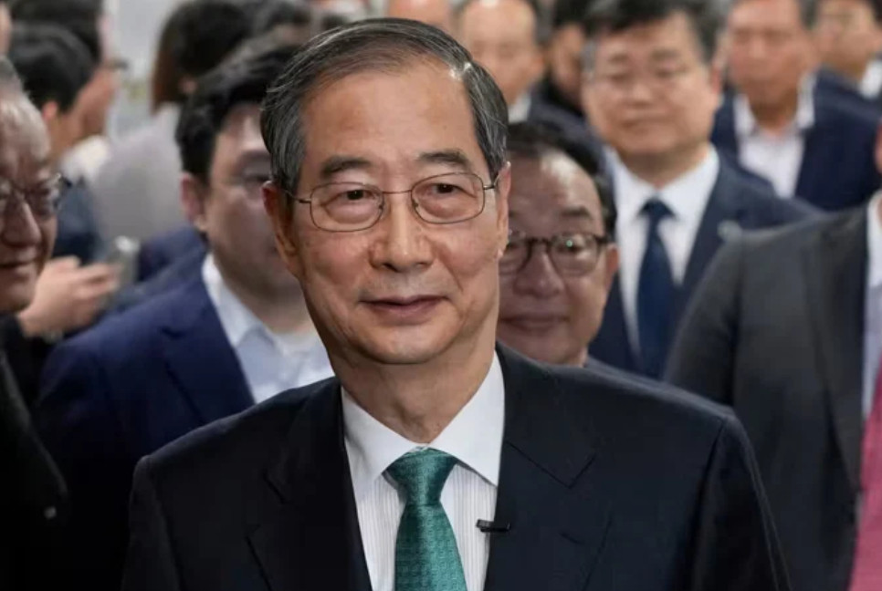 South Korea ex-PM talks up Trump credentials ahead of vote