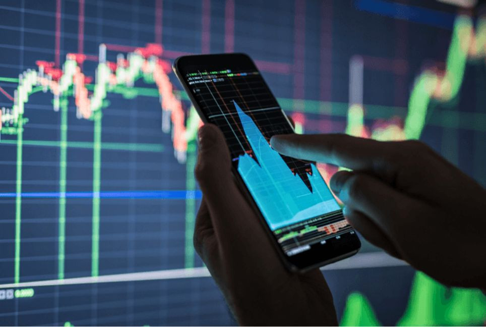 DSE, CSE rebound on week's last trading day after 150-point plunge