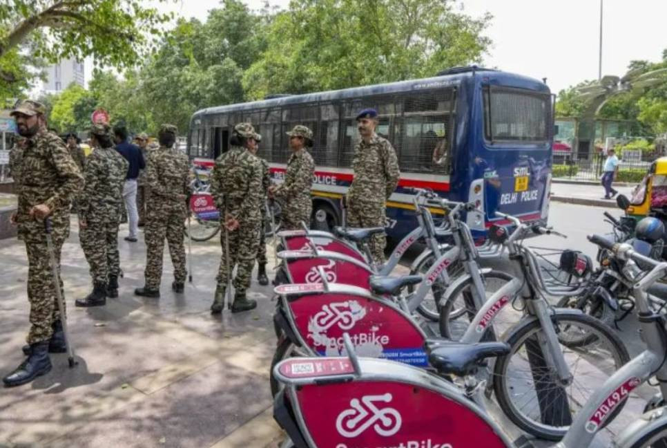 Indo-Pak tension: Delhi on high alert, govt employees' leave cancelled