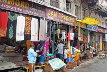 Shops in Srinagar reopen amid a cautious calm