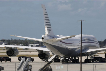 Trump plans to accept luxury 747 from Qatar to use as Air Force One