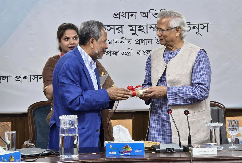 CA hands over deeds of Ctg heart foundation land