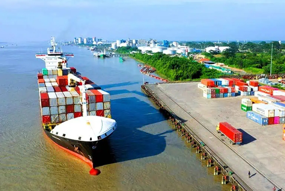 Record 725 foreign commercial ships docked at Mongla Port