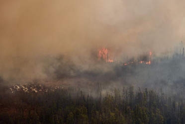 Two killed in Canada wildfire, 1,000 evacuated
