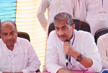 Throwing water bottles at adviser part of conspiracy: Annie