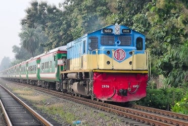 No cattle market adjacent to rail track: BR