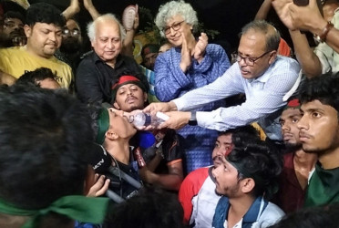 JnU students, teachers call off strike as govt assures fulfilment of demands