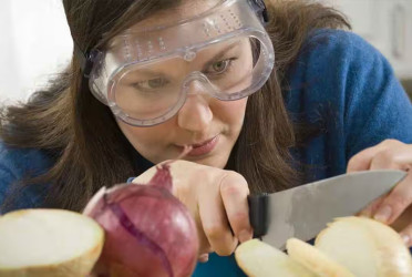 6 kitchen hacks from chilling onions to freezing flour
