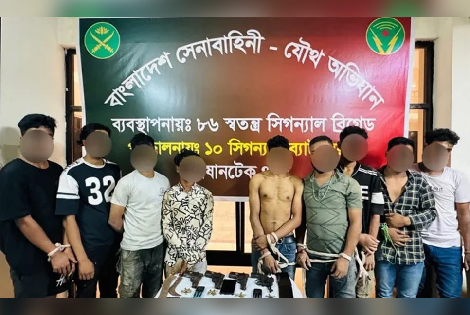 Bangladesh Army arrests 10 suspected terrorists in Dhaka