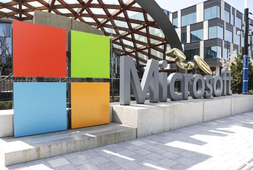 Musk appears at Microsoft’s showcase despite legal disputes