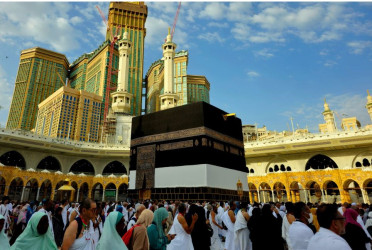 Saudi king orders hosting of 1,300 global pilgrims for Hajj