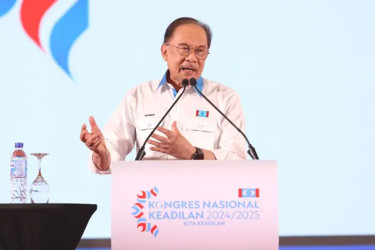 Foreigners to pay higher fuel prices under Malaysia’s subsidy reform: Anwar Ibrahim