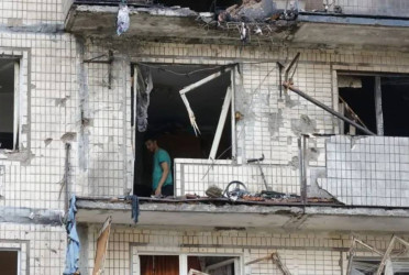 13 killed in wave of Russian attacks across Ukraine