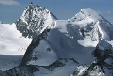 Bodies of 5 skiers found near Switzerland resort