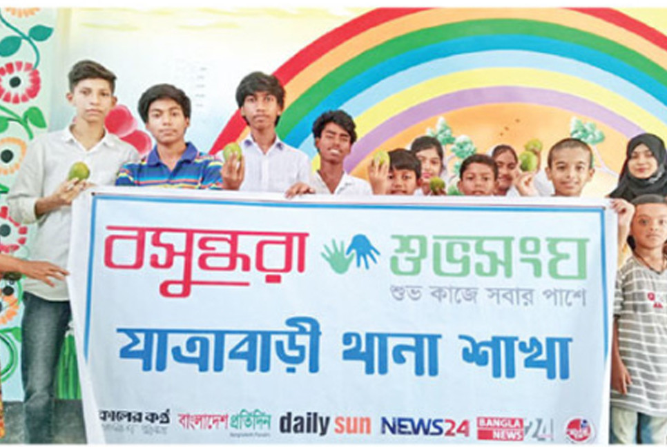 Fruit fest delights needy children