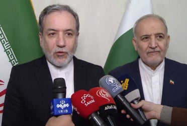 Iran is reviewing Oman’s proposals on nuke talks: Araqchi