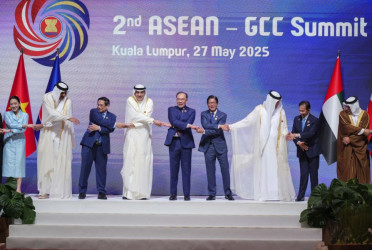 ASEAN opens summit with Gulf nations and China amid US tariffs threat