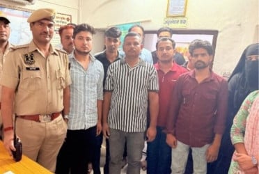 India jail break scandal: Cops escort inmates on day out with wives, girlfriends