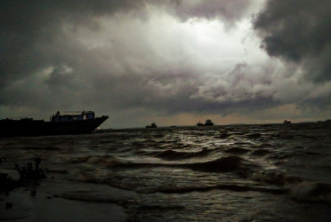 Maritime ports asked to hoist cautionary signal no 3