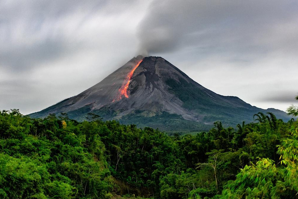 Scientists can predict volcanic eruptions using green clue