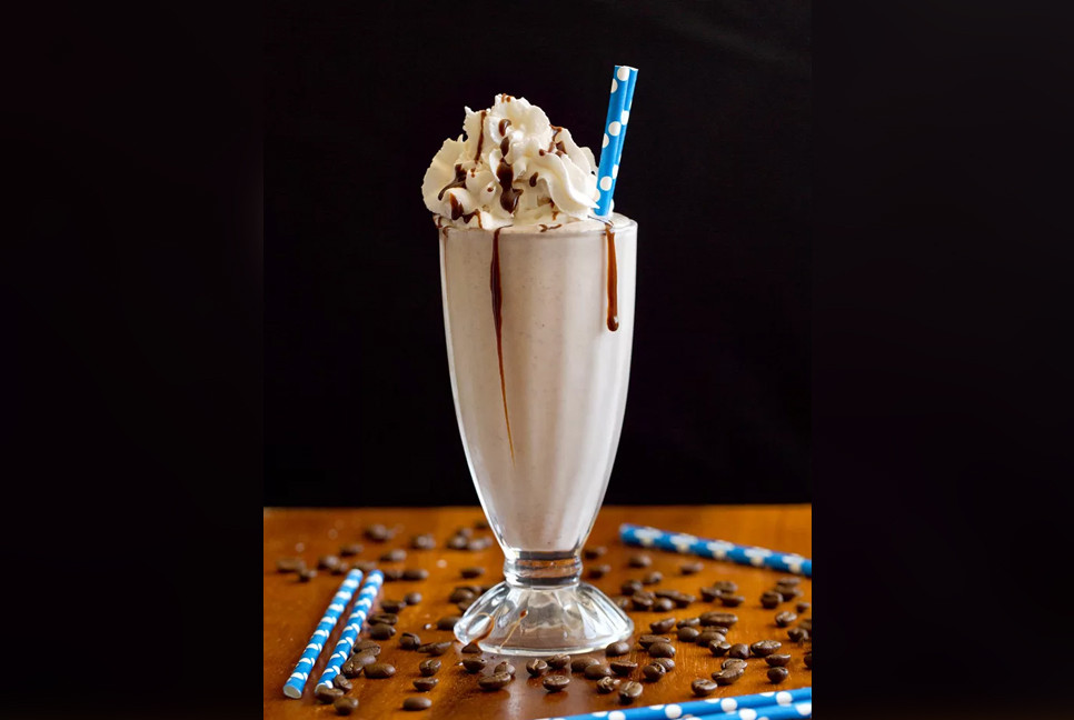 Quick & guilt-free: Keto vanilla mocha milkshake in 5 minutes