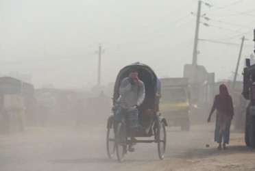 Dhaka’s air turns ‘unhealthy’ again this morning