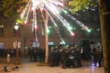 Two dead, 500 arrested during PSG champions league victory celebrations in France