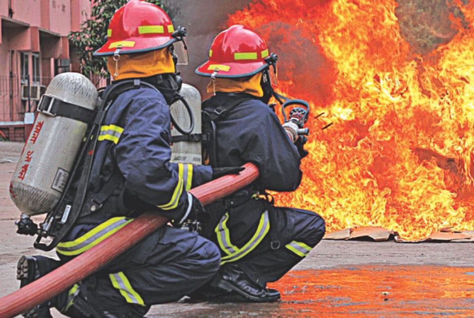 Fire at Purana Paltan Building under control